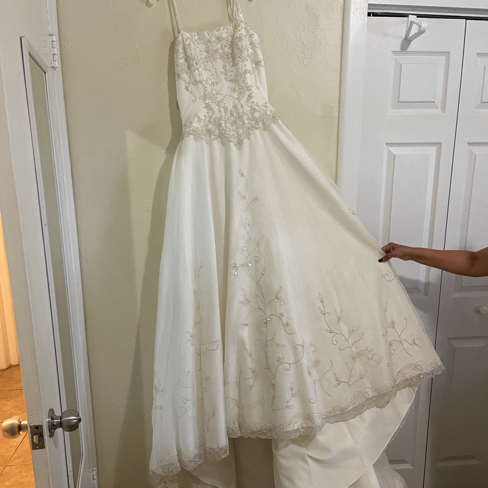 David’s Bridal BRAND NEW WEDDING DRESS SIZE 6